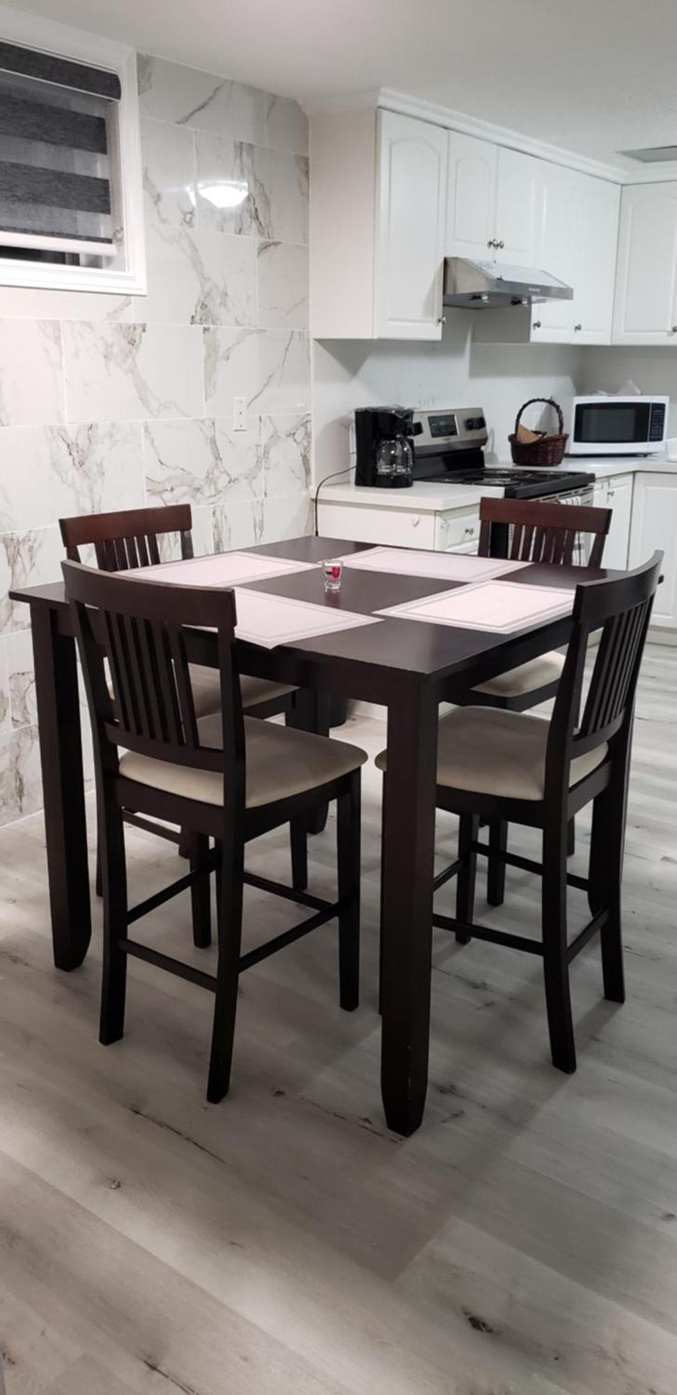 2 Bedroom Luxury Apartment Гвелф Екстер'єр фото